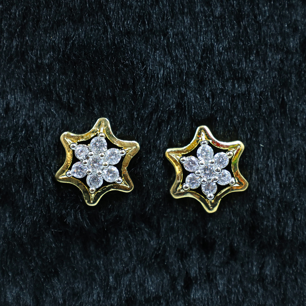 Twinkling Starflower Stud Earrings (A)