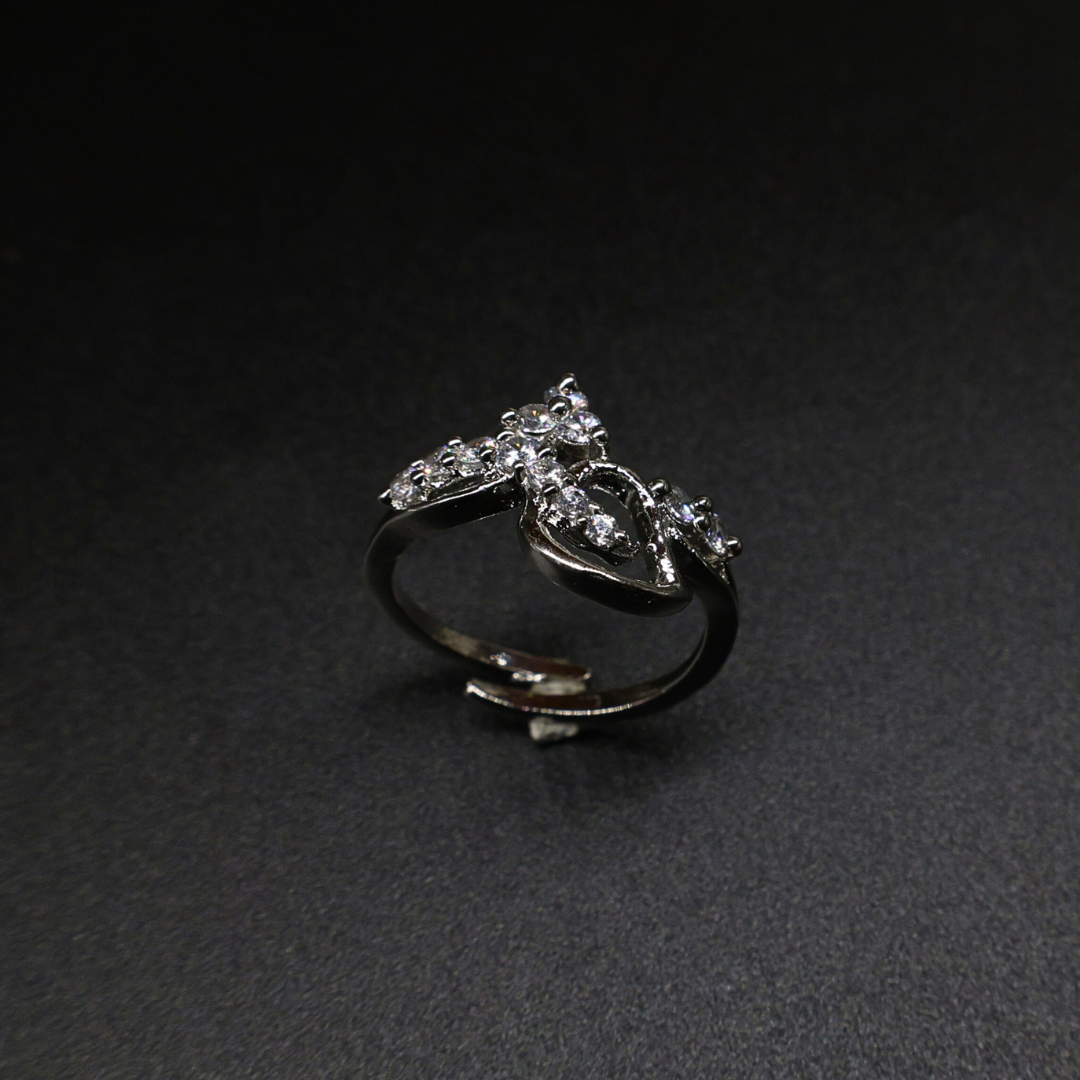 Leafy Elegance Diamond Ring