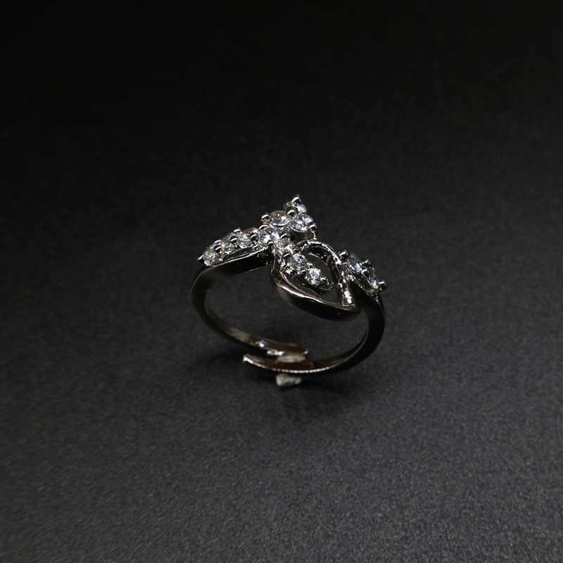 Leafy Elegance Diamond Ring - 