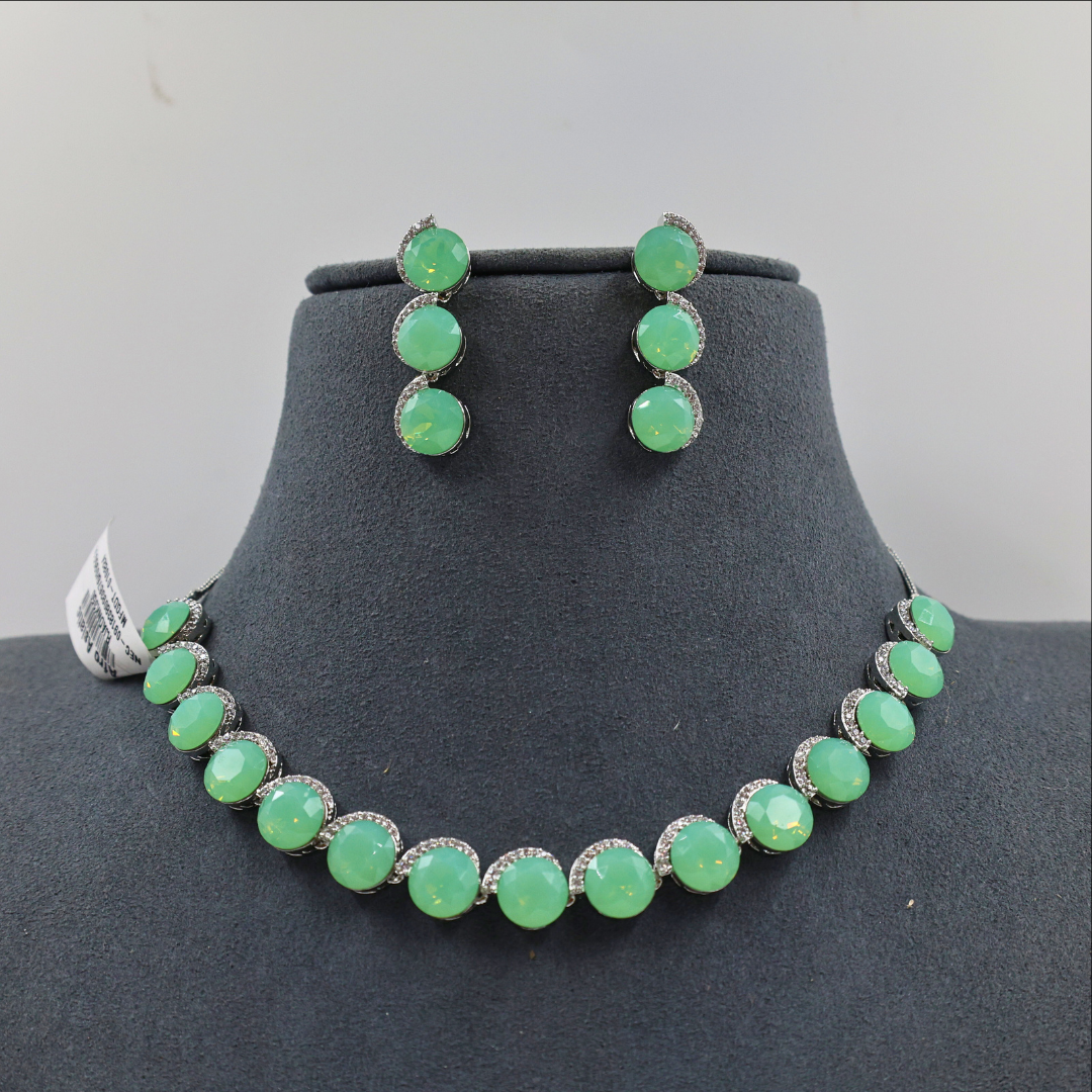 Emerald Elegance Jewelry Set (A)