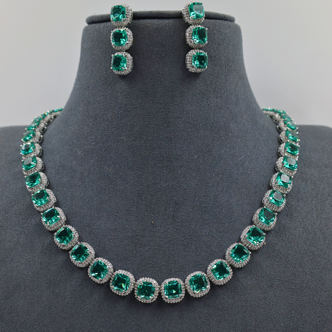 Emerald Elegance Jewelry Set
