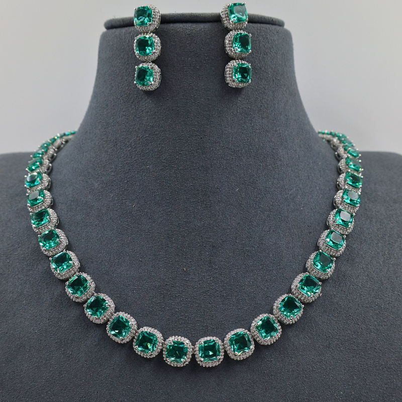 Emerald Elegance Jewelry Set - 