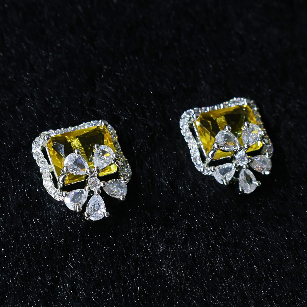 Elegant Stud Earring