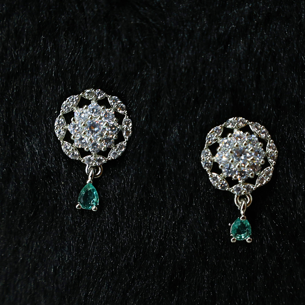 Petal Round Earring