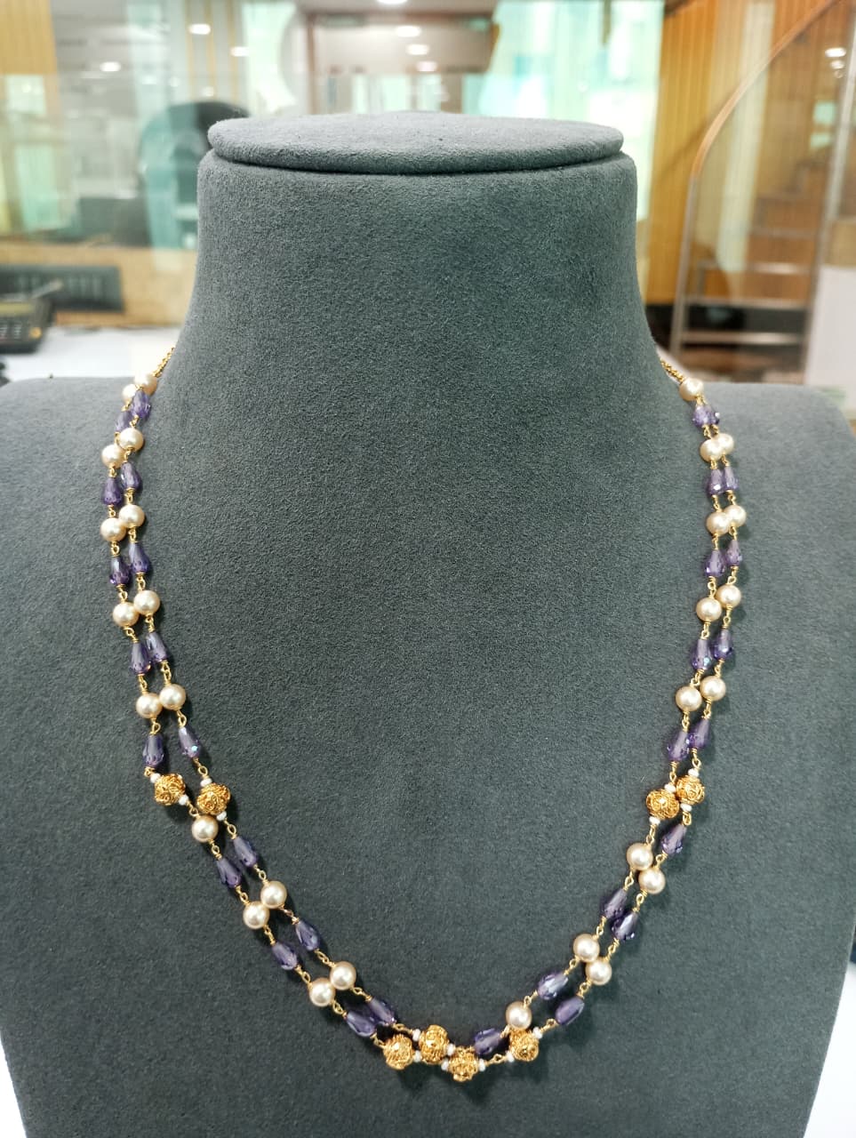 Crystal With Pearl Mala